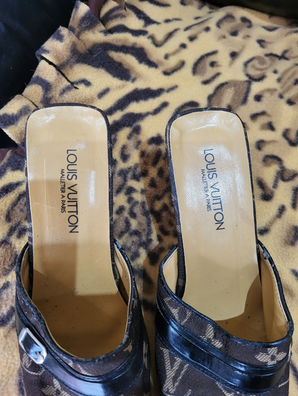 SHOES - Picture 6 of 6